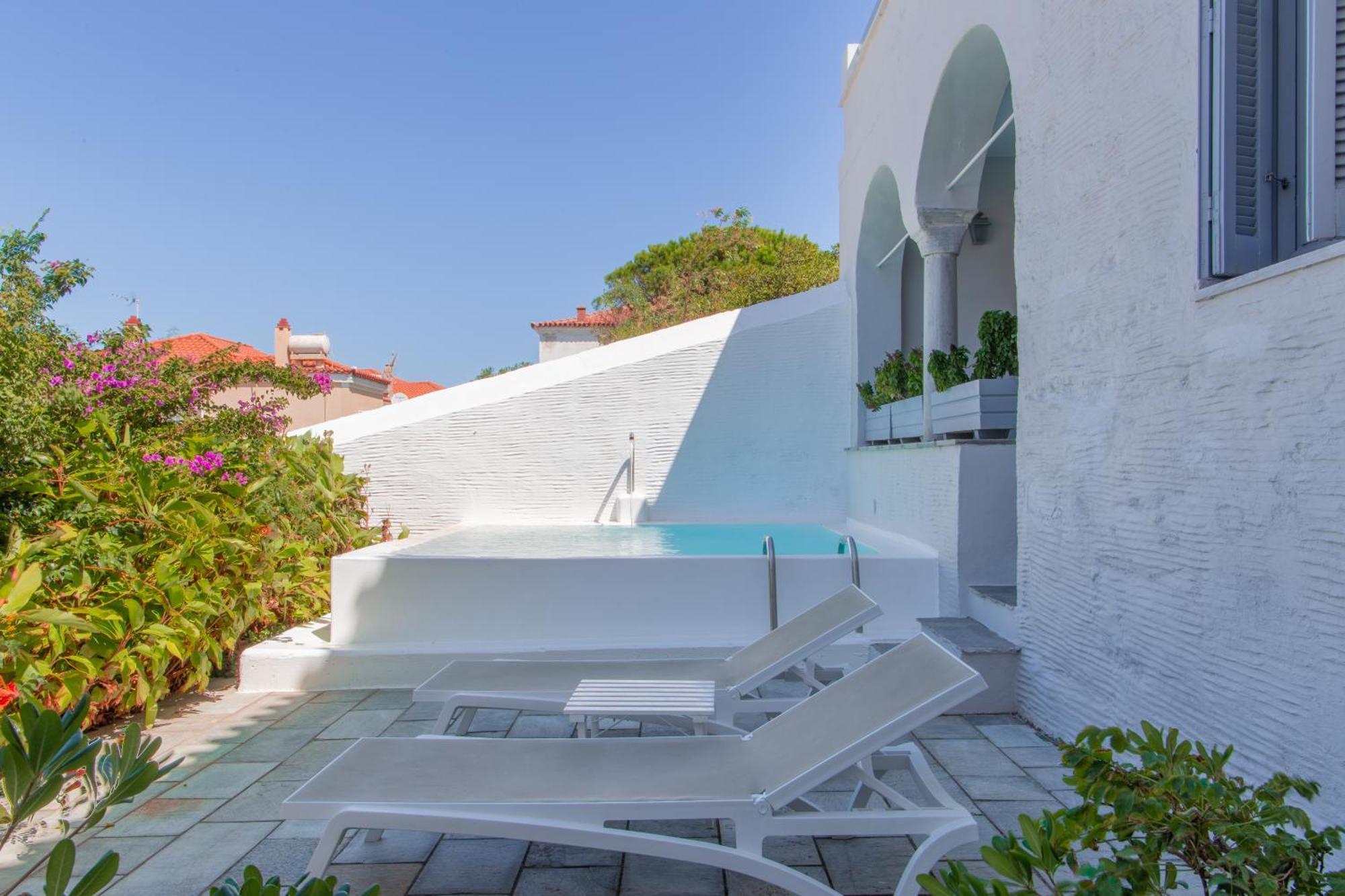 Micra Anglia Boutique Hotel & Spa Ándros Kültér fotó
